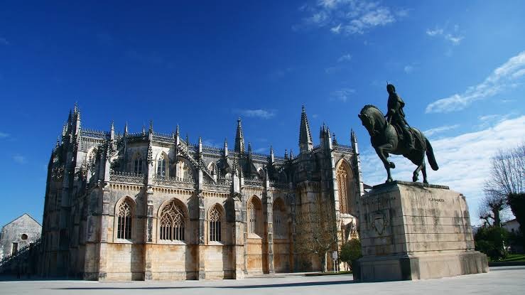 Batalha Monastery and equestrian statue of Nuno Álvares Pereira
